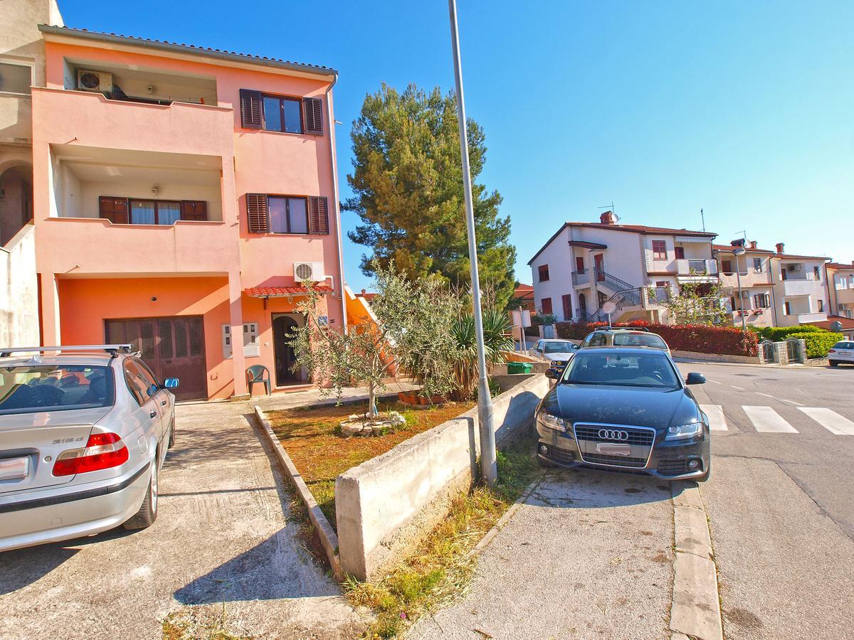 Apartments Sandra 1335 プーラ エクステリア 写真