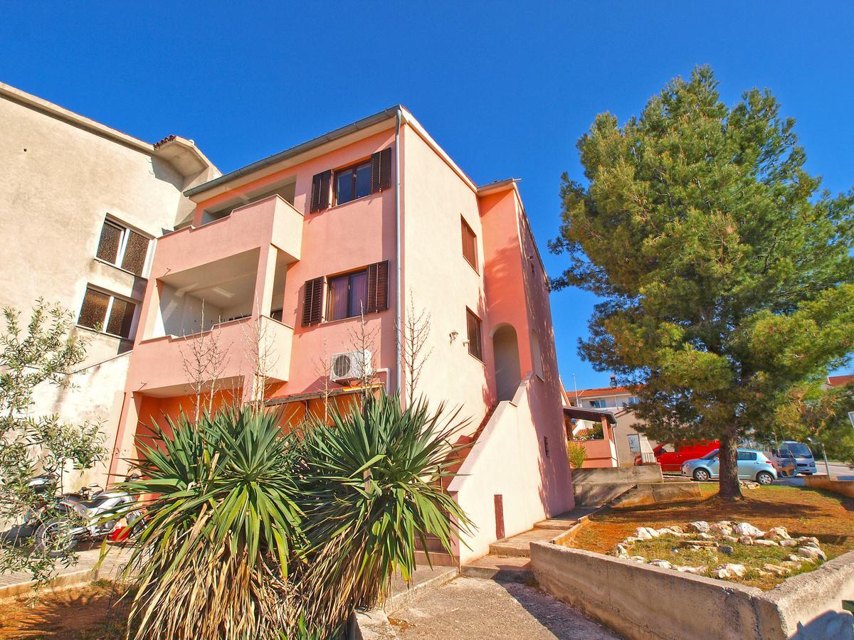 Apartments Sandra 1335 プーラ エクステリア 写真