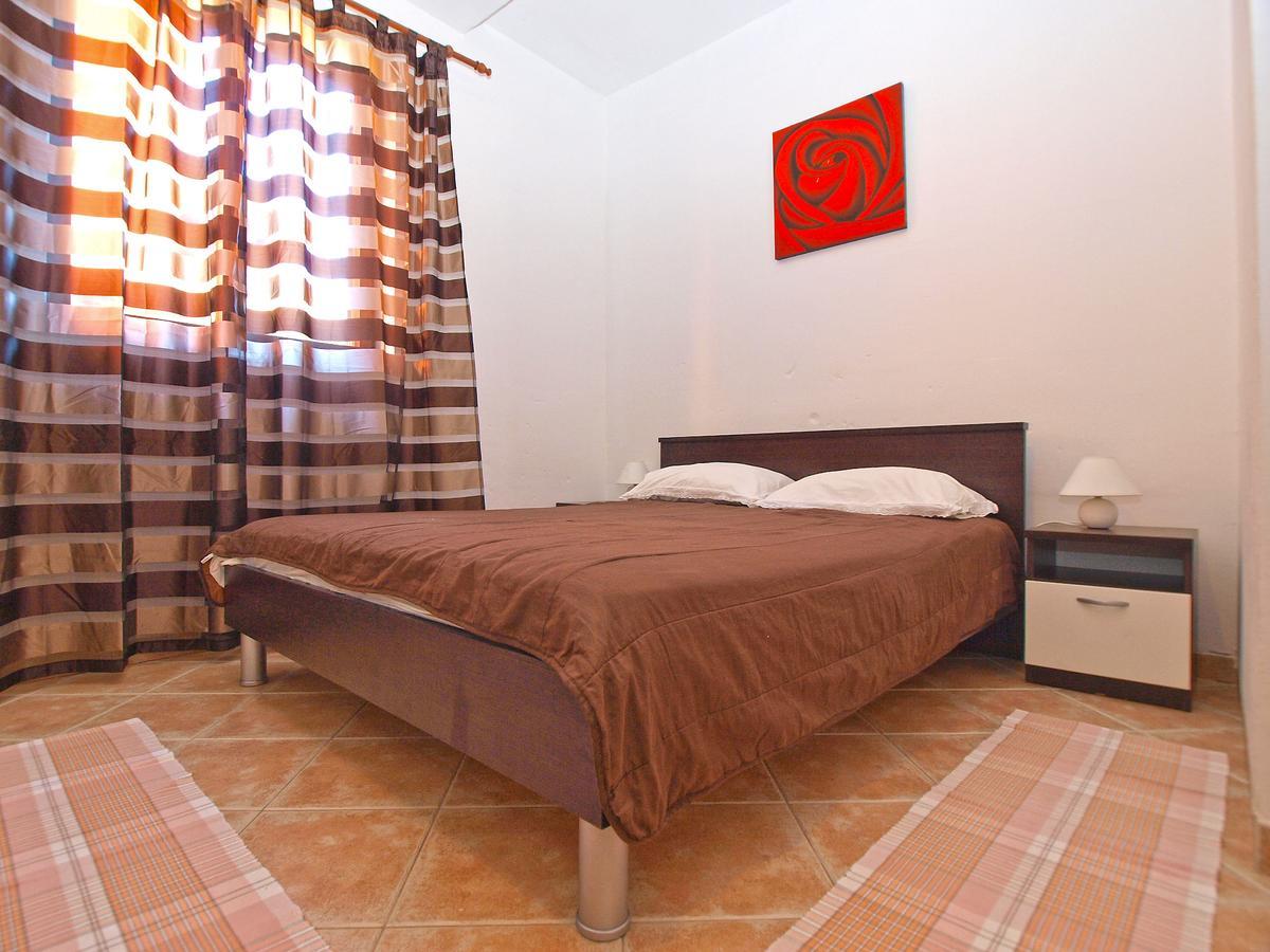 Apartments Sandra 1335 プーラ エクステリア 写真