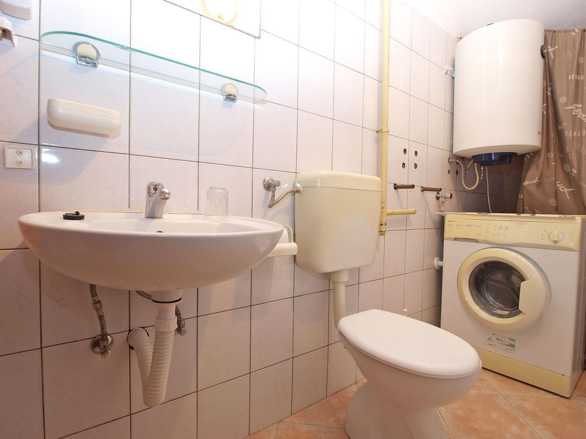 Apartments Sandra 1335 プーラ エクステリア 写真